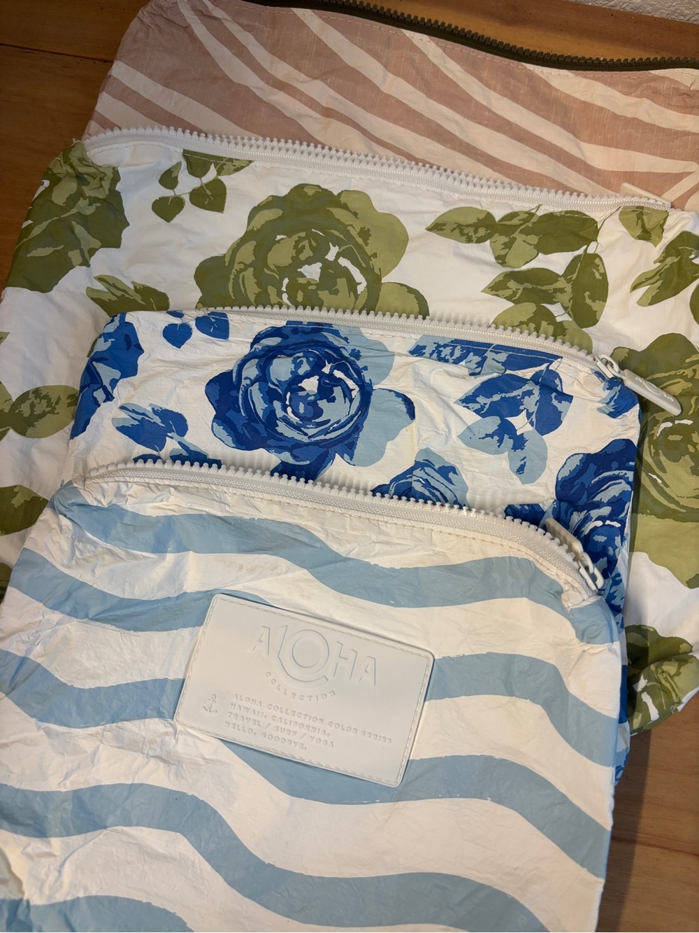 Lot of 4 ALOHA bags - Picture 2 of 2